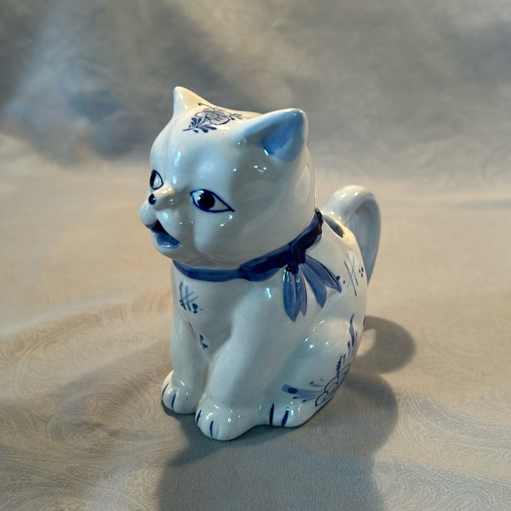 Vintage blue floral cat creamer